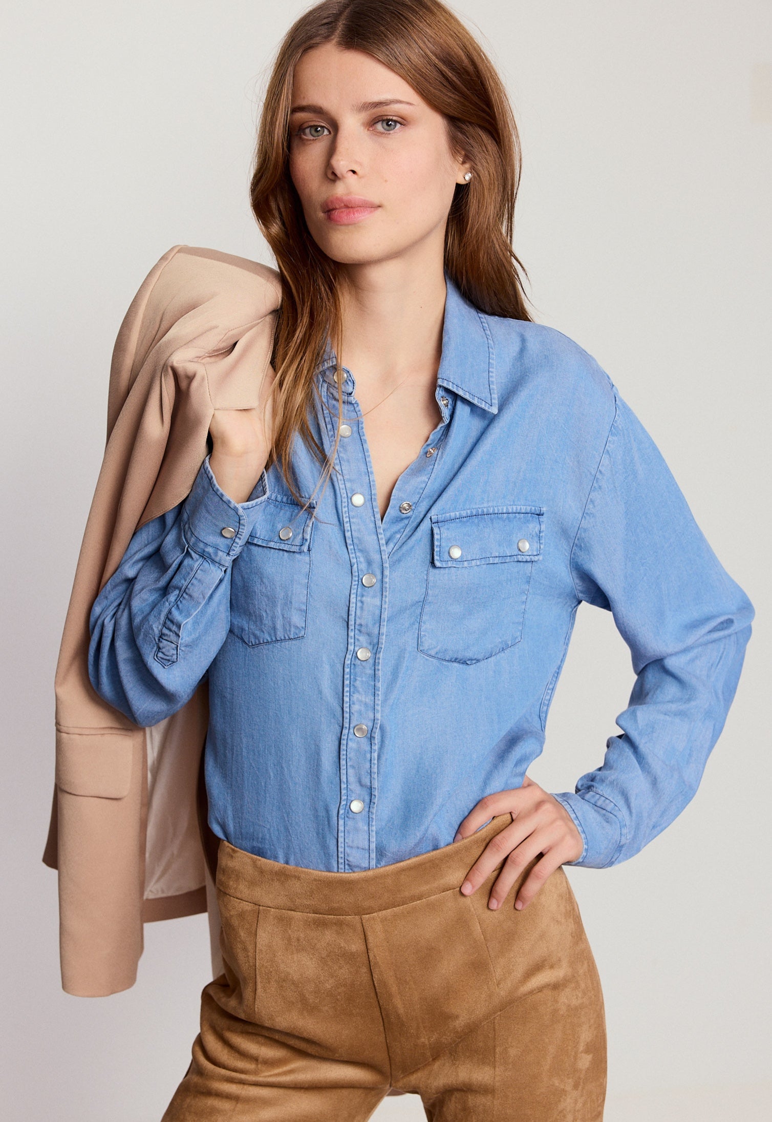 The Shirt Denim Shirt with Pearl Snaps Pearl Snaps / M