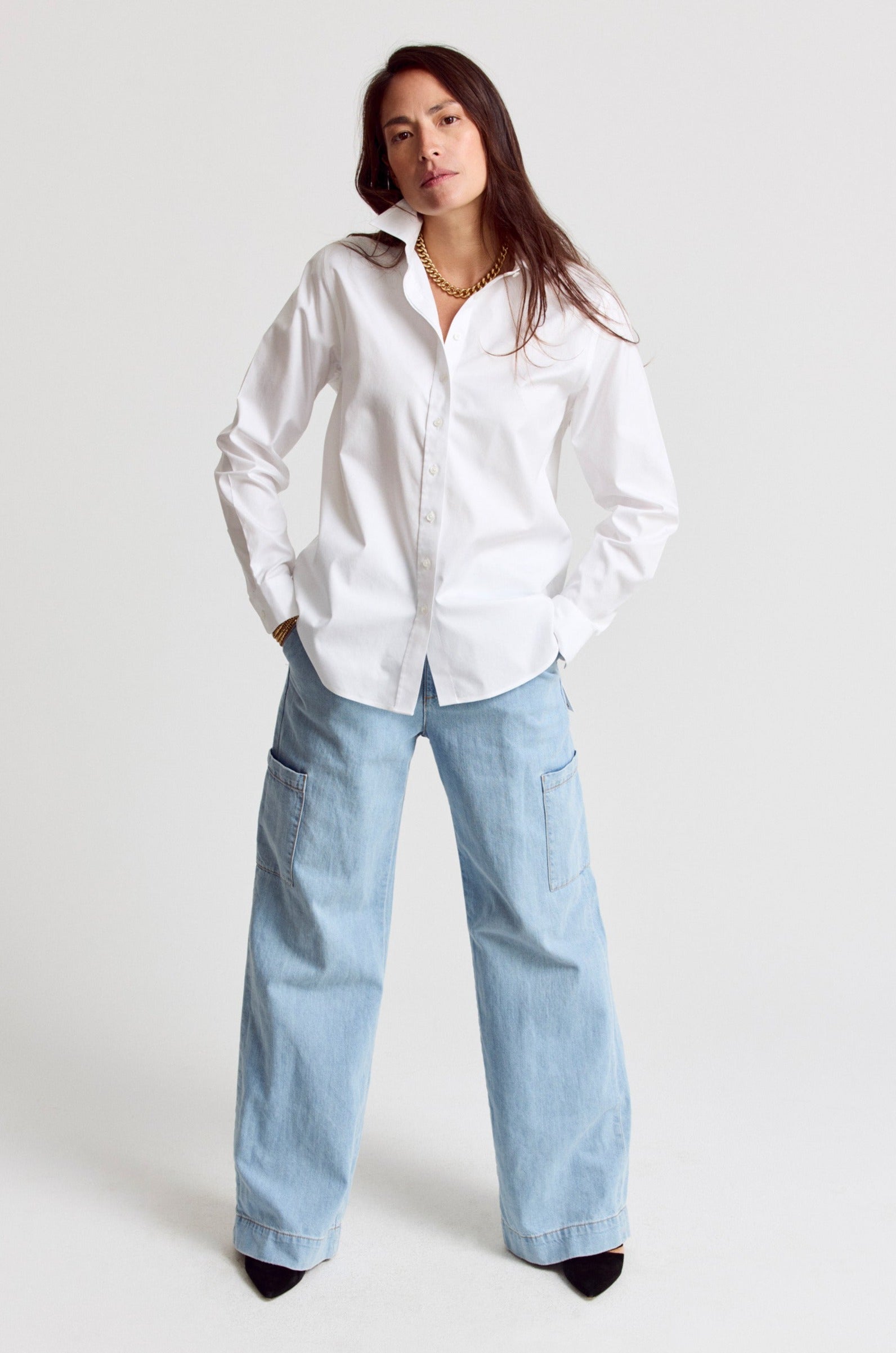white dress shirt with jeans It's Only Taken Months of Testing, But These Are The Definitive Best T-Shirts to Own Learn more about Oxford Shirts here.... Men's White Shirts - Massimo