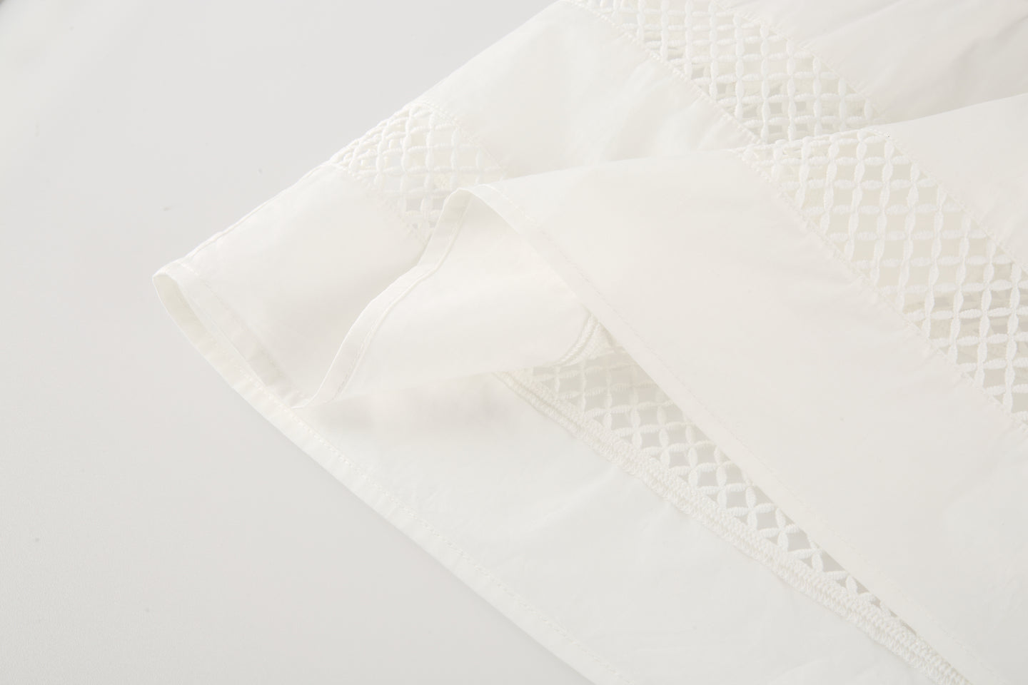 The Sleeveless Zandra Dress
