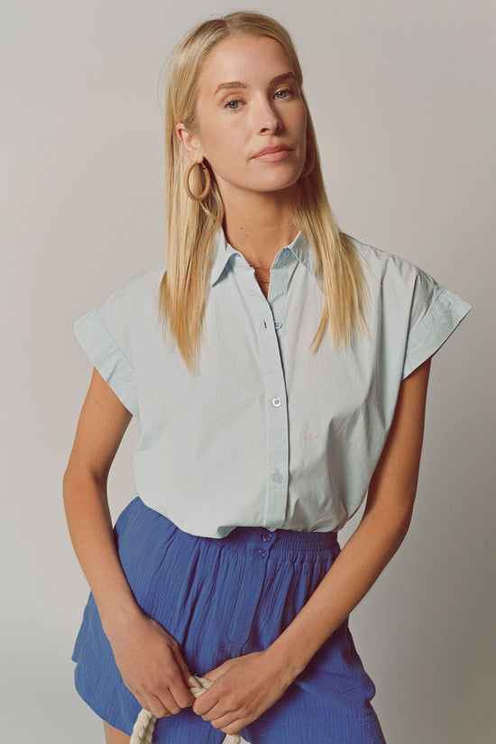 The Short Sleeve Boyfriend Shirt in Cotton