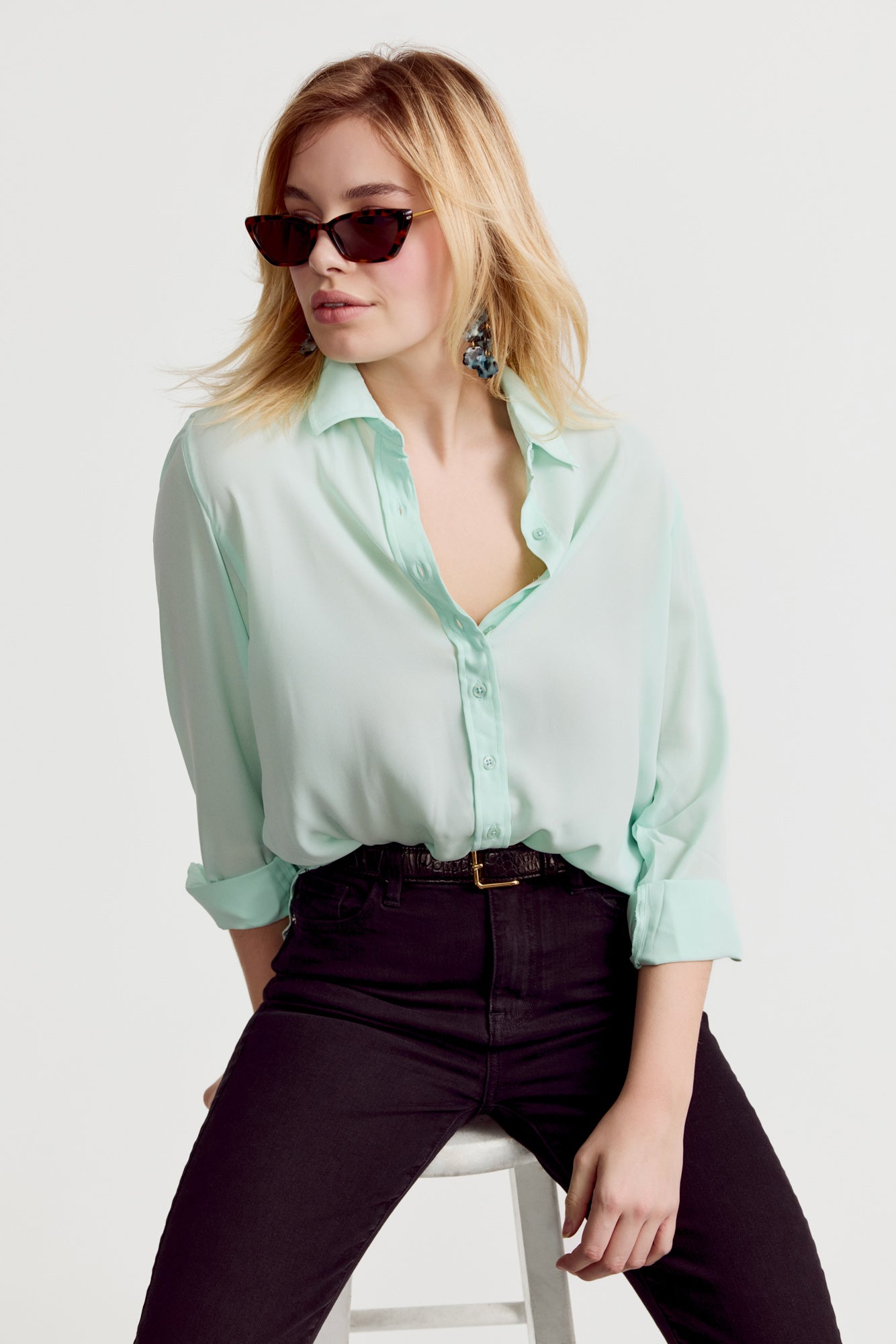 mint green dress shirt womens Generic Womens Cotton Linen Button Down Shirts Summer Short Sleeve Loose Blouse V-neck Solid Dressy Shirt Going Out Work Tops, Medium, 29-mint Green at Amazon Women's Clothing store