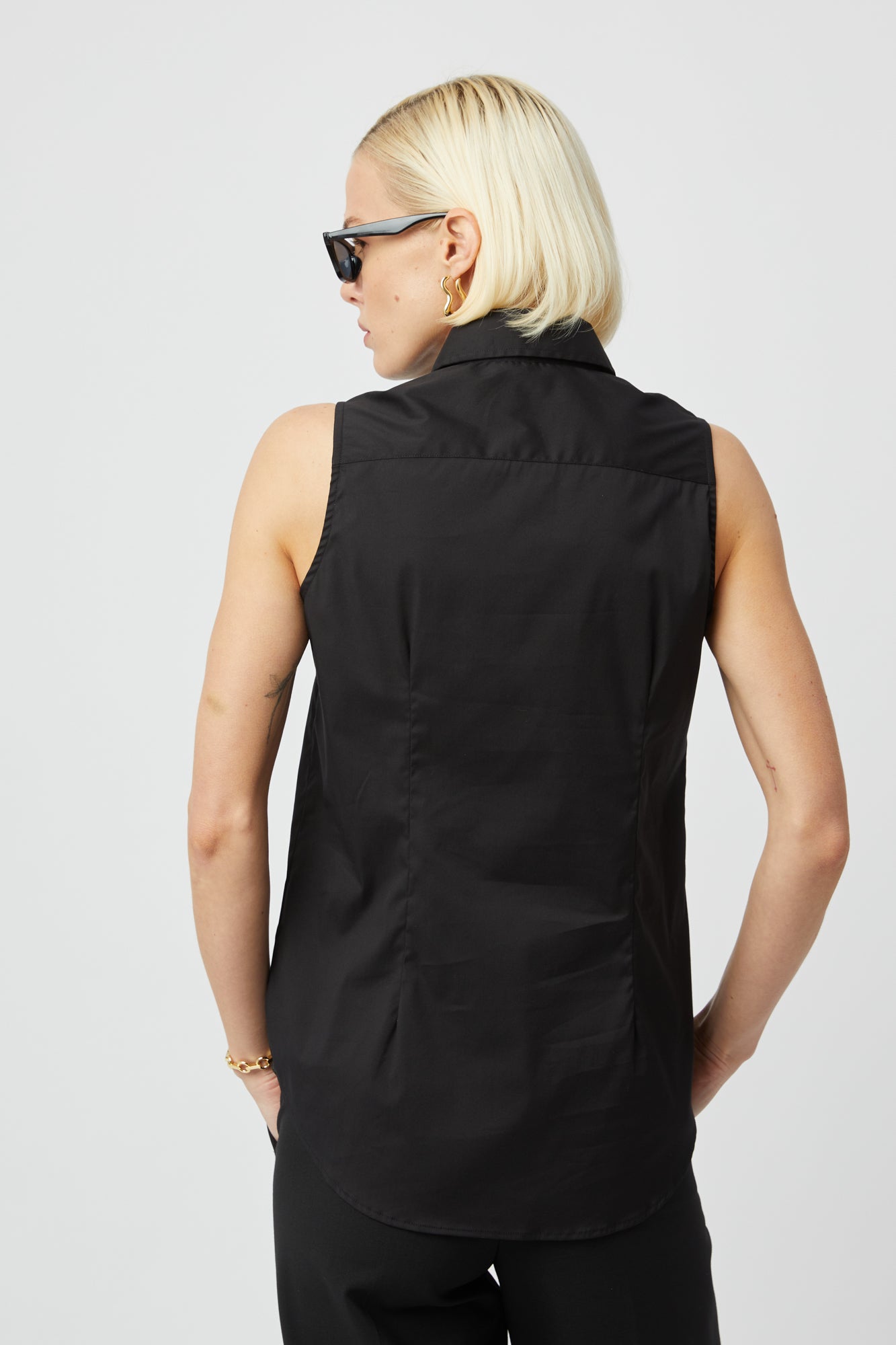 The Sleeveless Shirt