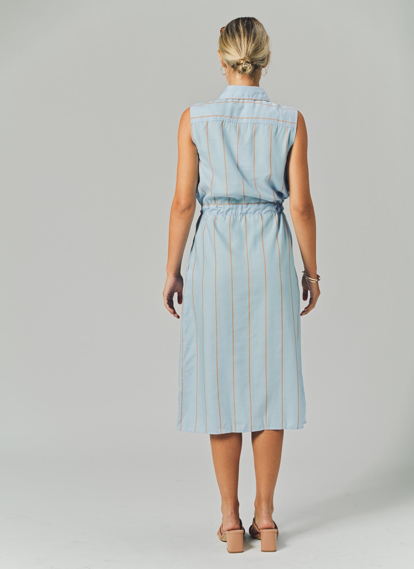 The Sleeveless Midi Dress