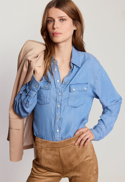 dress shirt jeans Classic white and jeans. Is this fit still relevant or should I try looser fit trousers with this? : r/IndianFashionAddicts This classic style is the ultimate versatile must The Jeans-and-a-Button-Down Outfit European Women