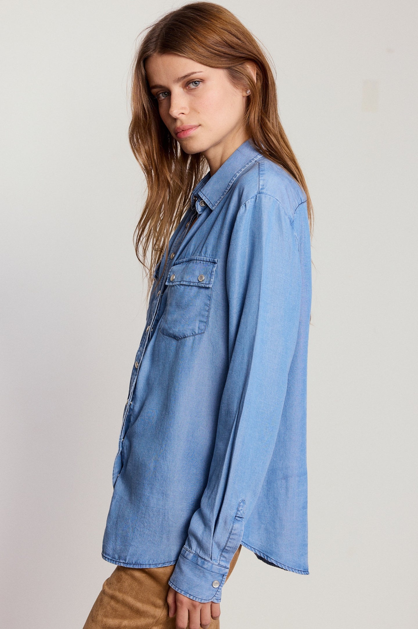 The Denim Shirt Pearl Snaps / M The Denim Shirt Pearl Snaps / M