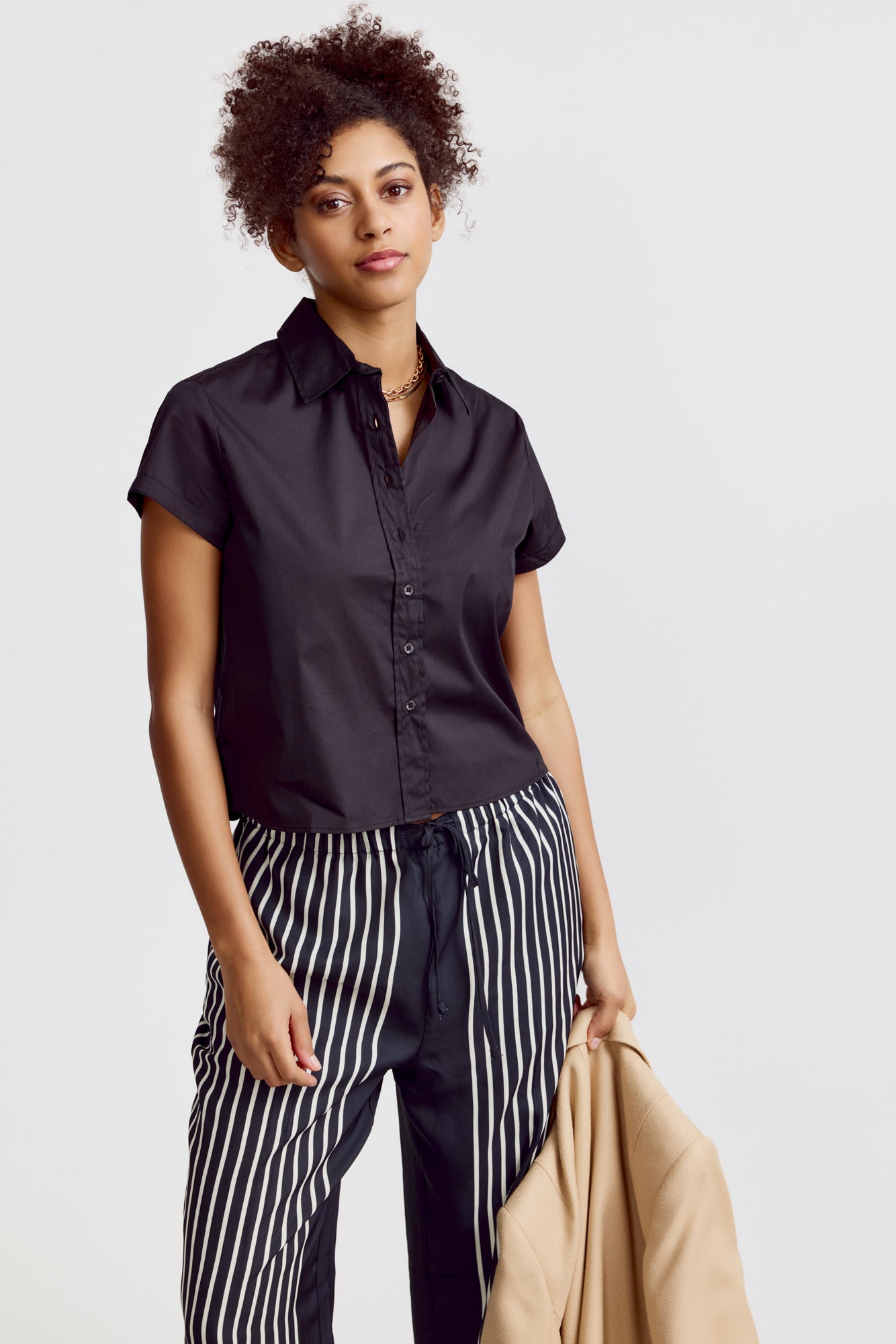 The Boxy Short Sleeve Cropped Shirt Black / M The Boxy Short Sleeve Cropped Shirt Black / M
