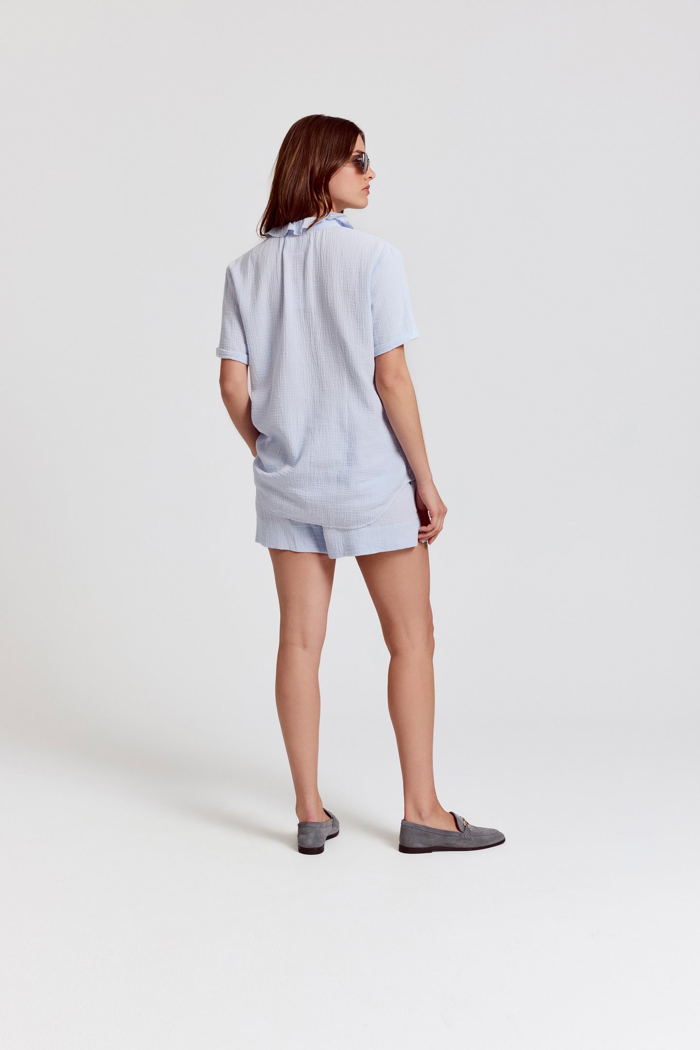 The Short Sleeve Shirt with Loose Back