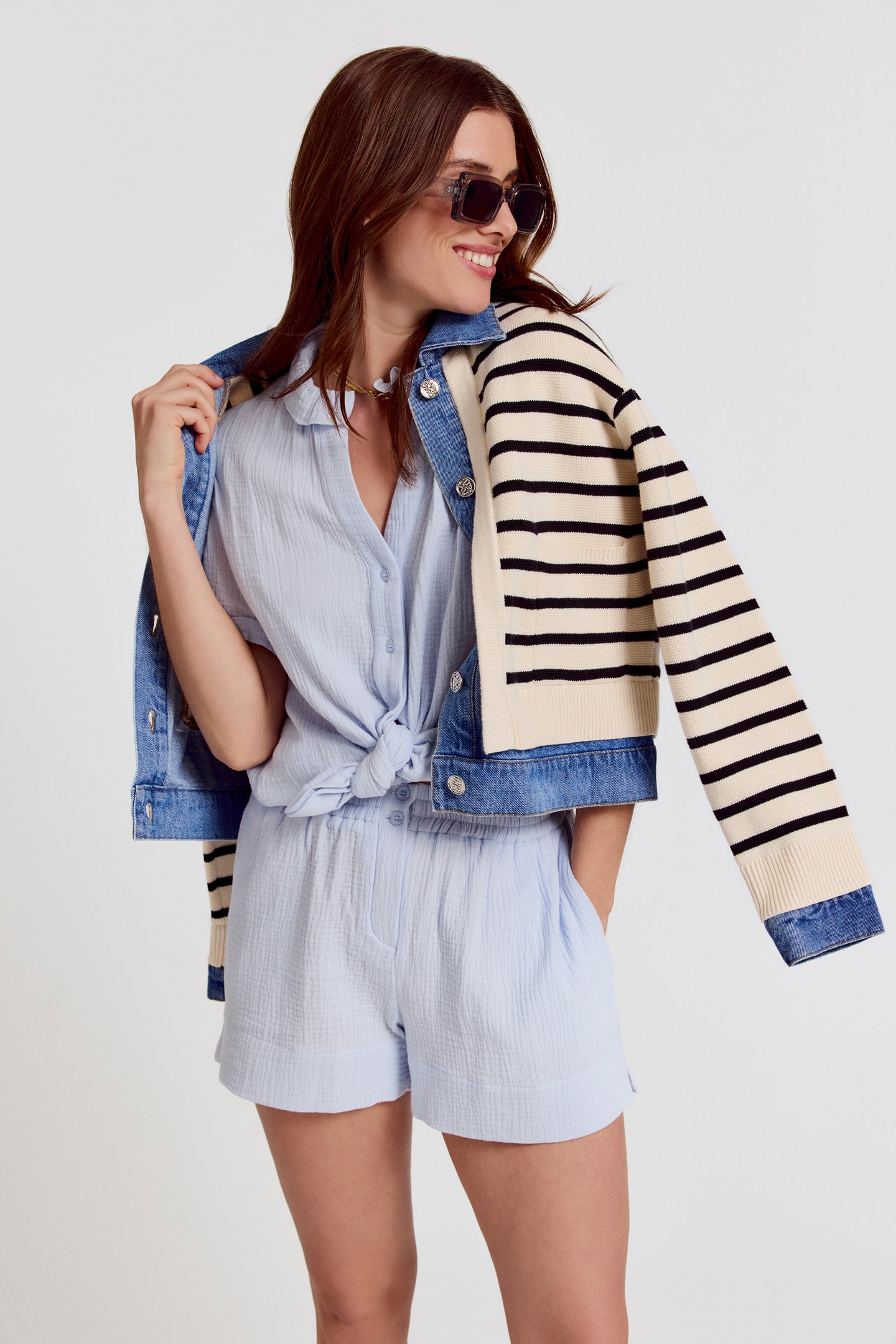 The Short Sleeve Shirt with Loose Back