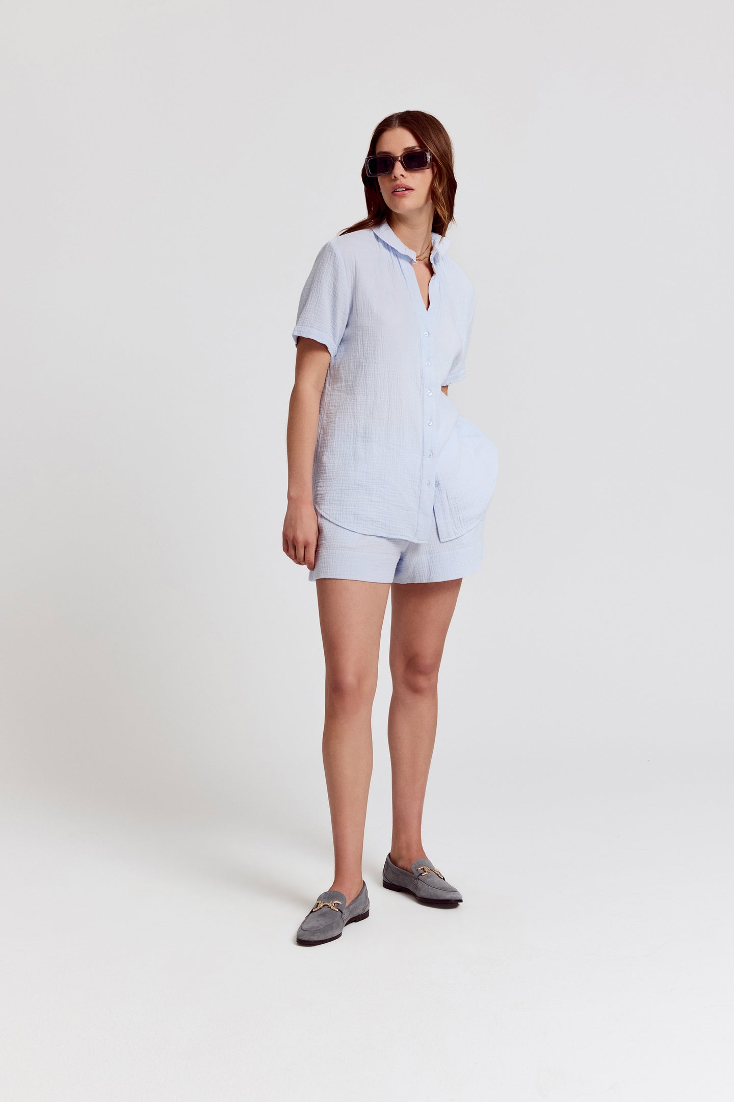 The Short Sleeve Shirt with Loose Back